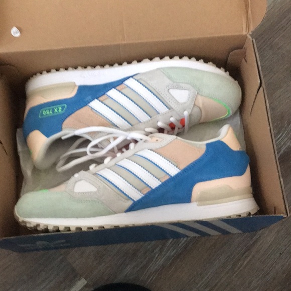 COPY - Adidas Runners - Picture 2 of 3